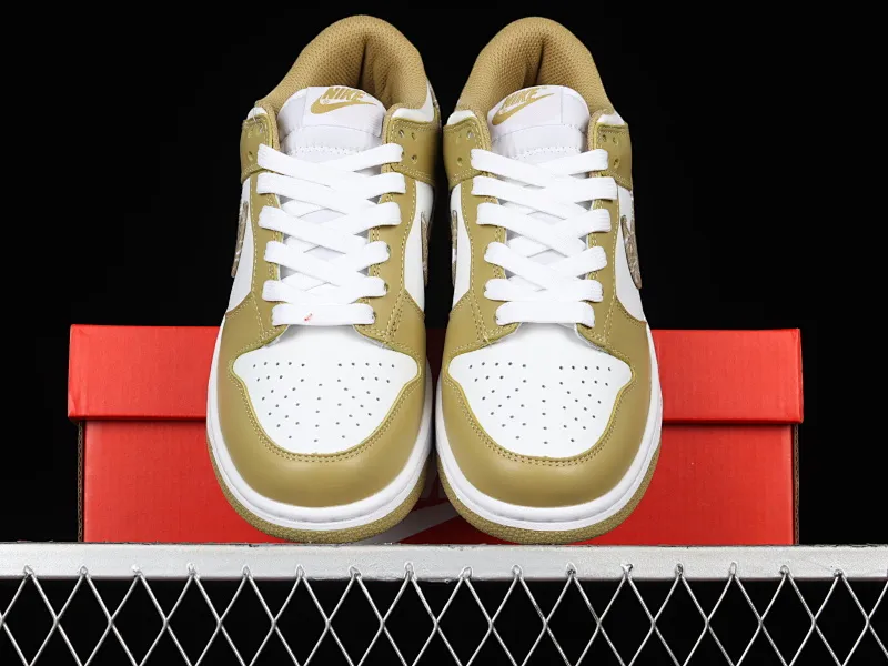 All Categories Nk SB Dunk Series Nk SB Dunk Low Low-top sneakers J version Nk Dunk Low ESS "Barley Paisley" Avocado green Cashew flower SB low-top sports and leisure sneakers DH4401-104